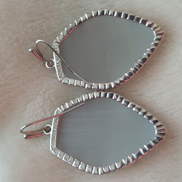 Kendra Scott Corley Earrings Silver &  Slate Iridescent Rare - Picture 6 of 7